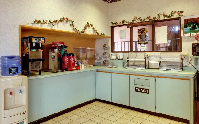 Ramada by Wyndham Bainbridge