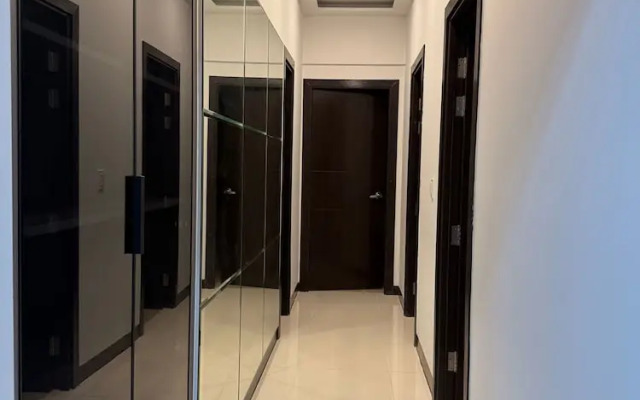 Room-3 Bedroom Executive Suite Room wit
