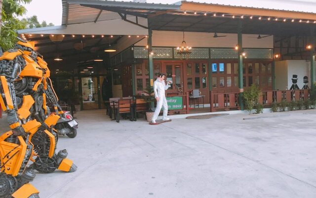 Sunday J Resort & Restaurant
