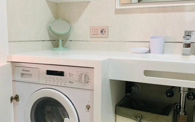 Cathedral Studio, Luxury studio in Cathedral area, Parking Optional