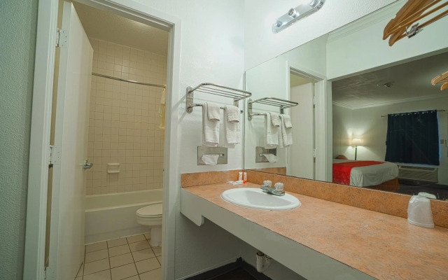 OYO Hotel Kingsville Hwy 77