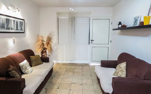 PLAZA, Knocking on Cuba