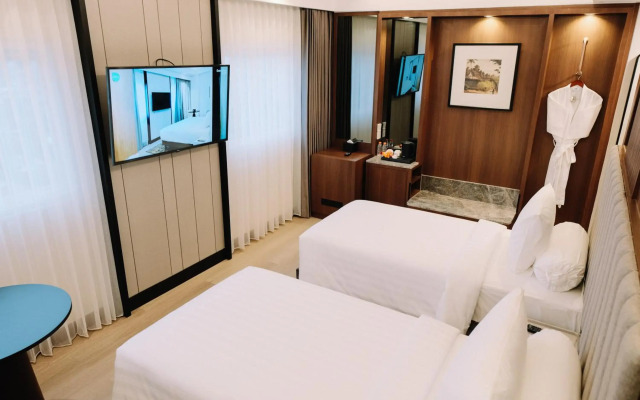 Deka Hotel Surabaya HR Muhammad