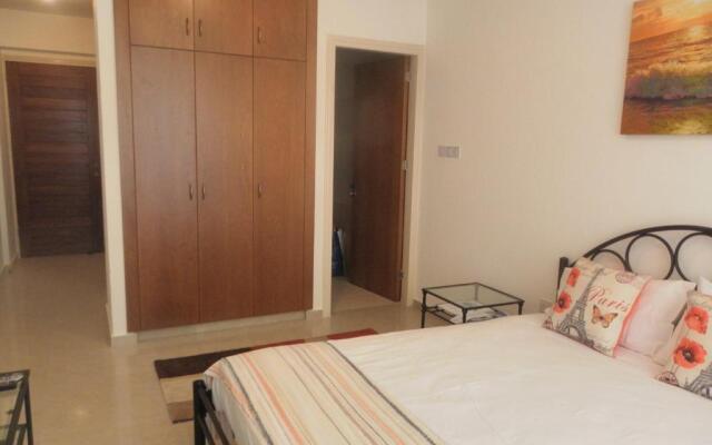 Studio, E104 with double bed, kitchen & shower room, sunny balcony