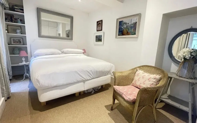 Second nest Chelsea