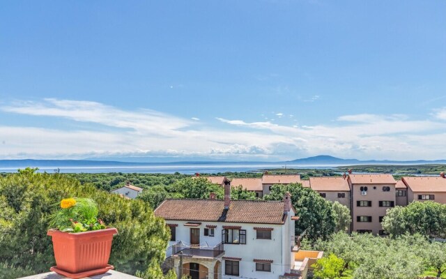 Stunning Apartment in Liznjan With 2 Bedrooms and Wifi