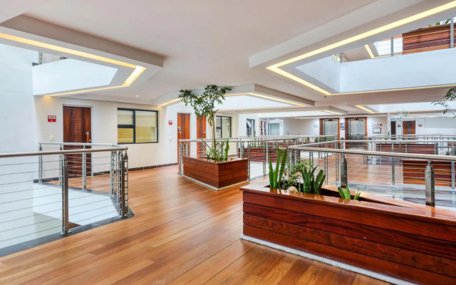 Authentic Cape Town Apartment near the Silo District