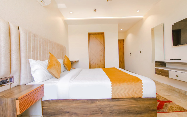 Fabhotel Prime The Eminence