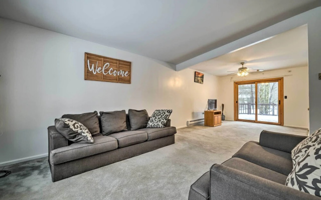 Pocono Pines Home ~ 10 Mi to Skiing & Hiking!