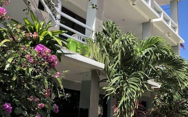 Rey-Alexandria Suites Annex