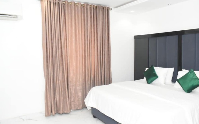 Rush Lagos Hotel Suites And Launge