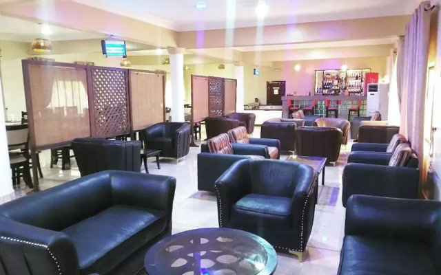 Dolly Hills Hotel