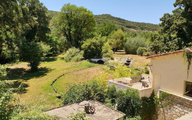 Magnificent Villa in Les Mages With Jacuzzi
