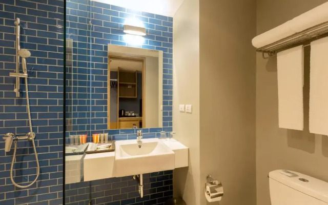 Journeyhub Phuket Patong Hotel