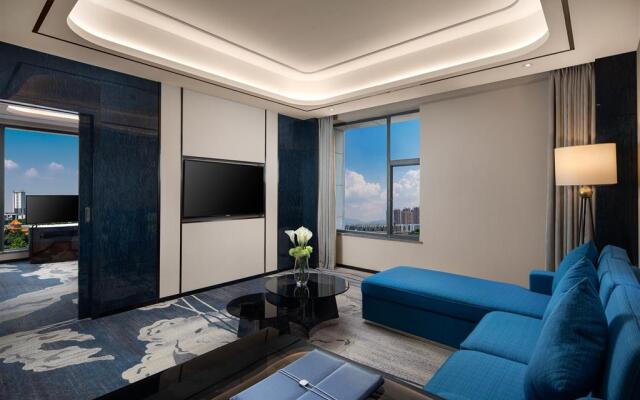 Ramada by Wyndham Mengzi Suites