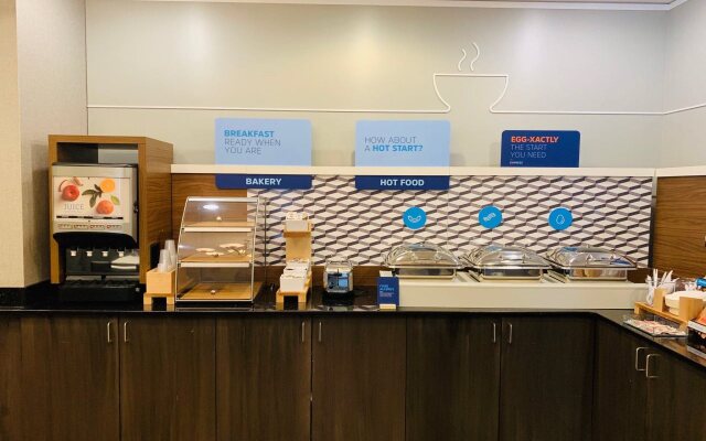 Holiday Inn Express Hotel & Suites Calgary by IHG