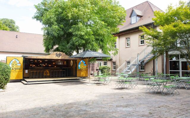 SL'otel im Parforcehaus