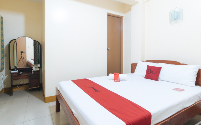 Reddoorz @ Golden Park Inn La Union