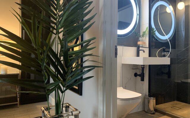 Sakkson House Boutique Rooms & Suites