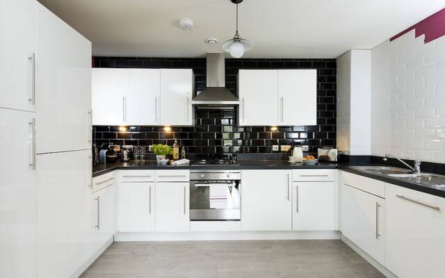 Bright and Spacious 2BR Flat in East London