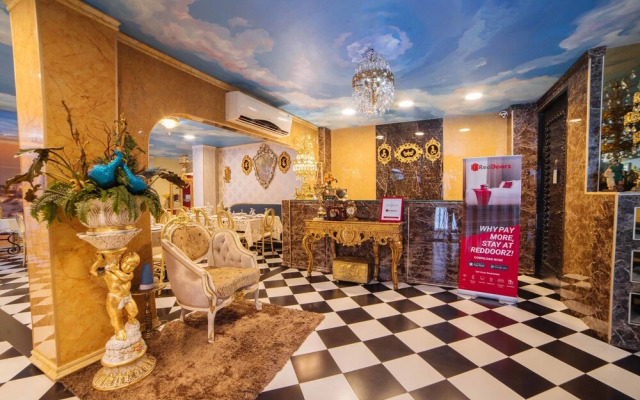 RedDoorz Plus @ Aguirre Avenue BF Homes
