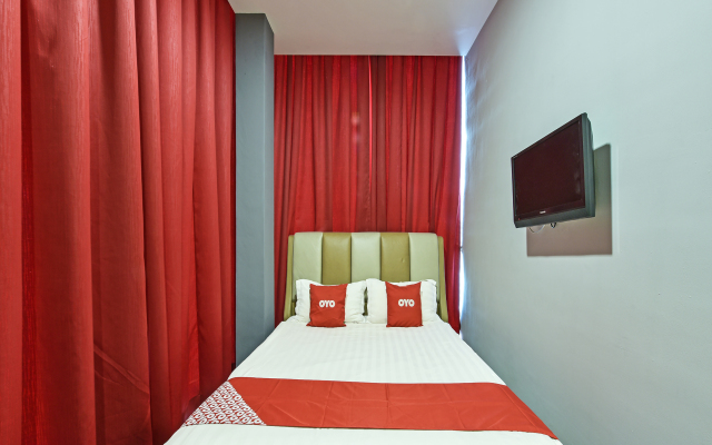 SUPER OYO 90701 Venomi Hotel