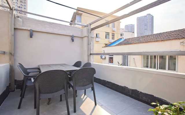 Book and Bed-Jingan Temple