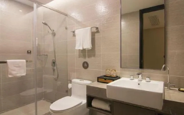 Homeinn Plus Hotel (Shanghai Sichuan North Road Subway Station)