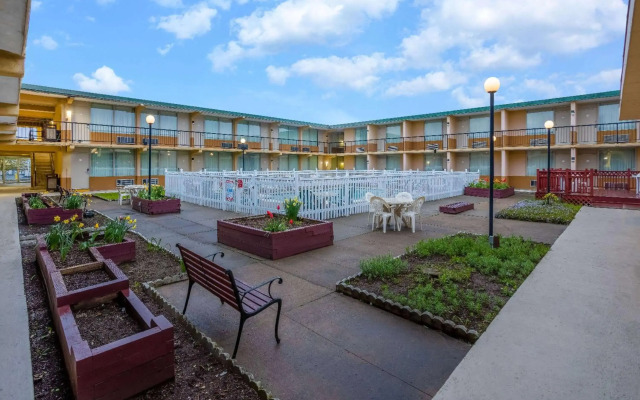 Ramada by Wyndham Rome / Verona