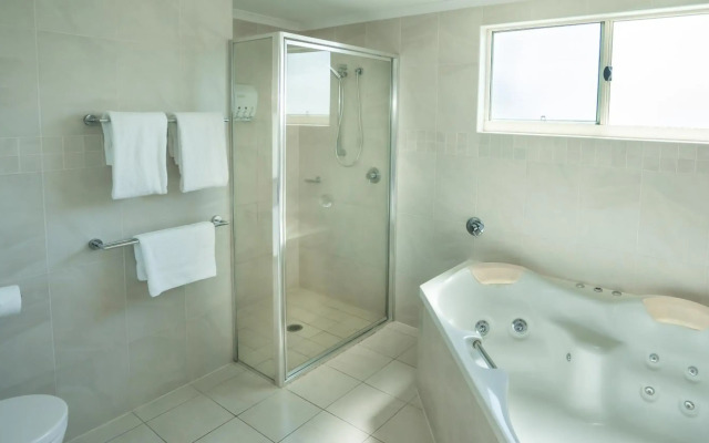Waters Edge Apartment