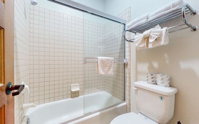 Snowcreek V #997 2 Bedroom Condo by RedAwning