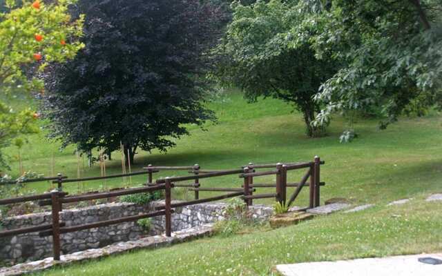 Antica Corte Leguzzano B&B