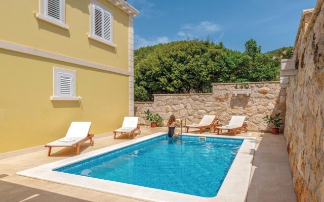Awesome Home in Blato With Wifi and 6 Bedrooms