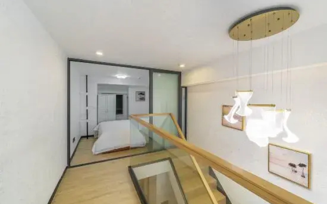 Davis International Apartment (Hongshan Subway Station, Shenzhen)
