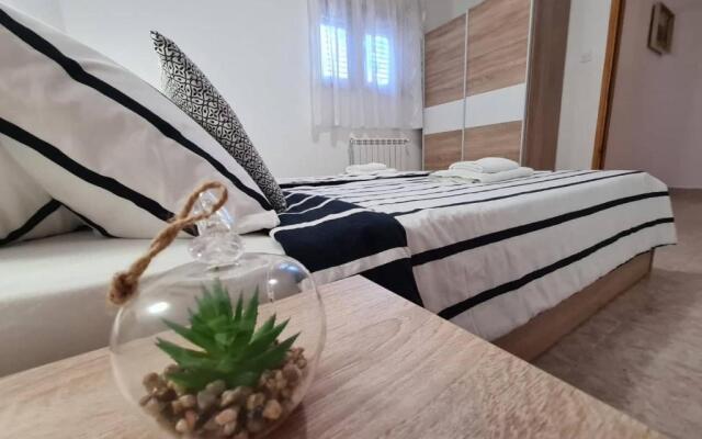 Apartments Ana Medulin