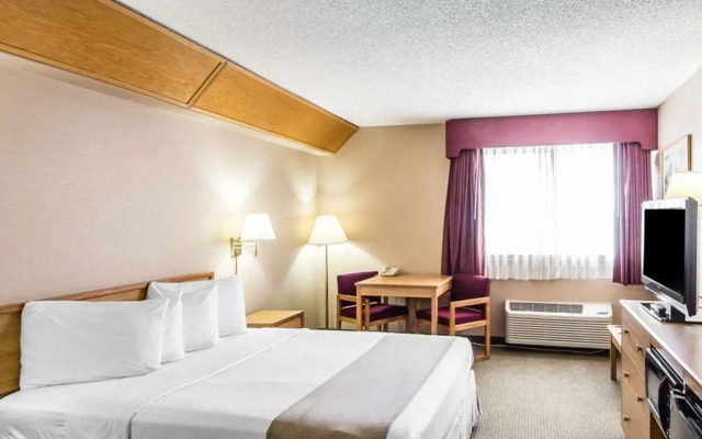 Econo Lodge Blackwell - I-35