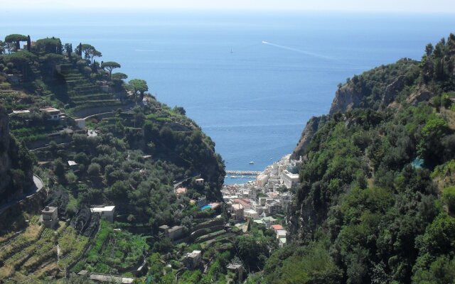 Pontone Hills on Amalfi