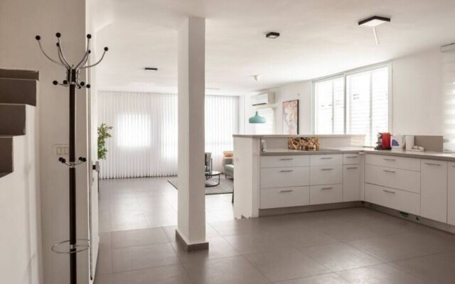 Amazing APT Bat-Yam Near Beach
