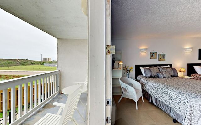 125 Sea Breeze - Studio Condo