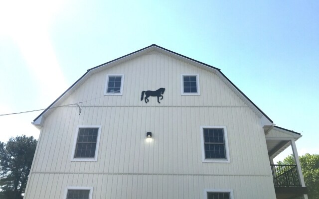 Leola Inn and Suites