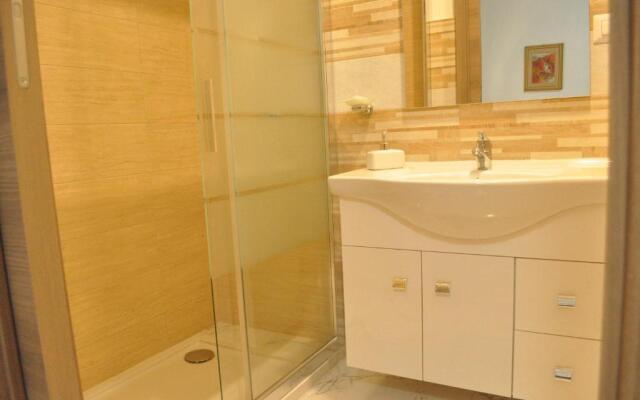 Napoleone Luxury Home