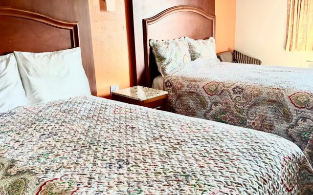 Econo Lodge San Antonio near SeaWorld - Medical Center