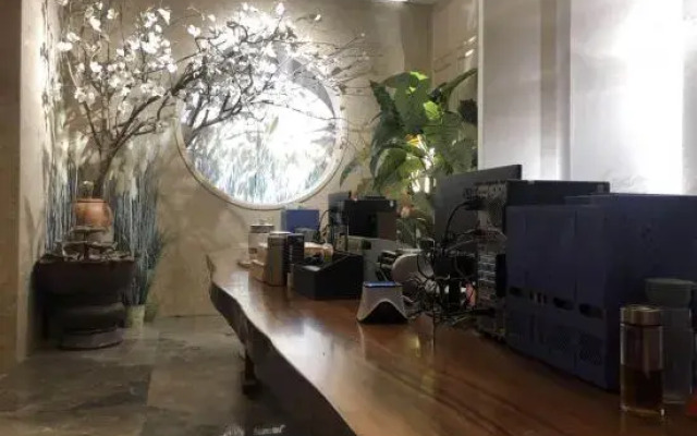 Fuyang Moli Luhua Business Hotel (Fuyang ecological paradise store)