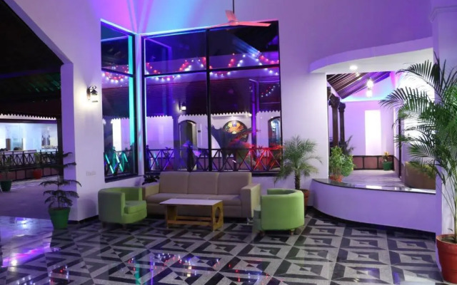 The Grand Midway hotel
