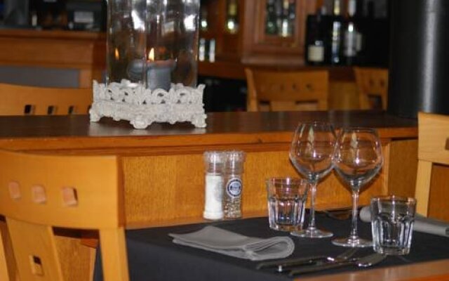 Hôtel Resto Léon