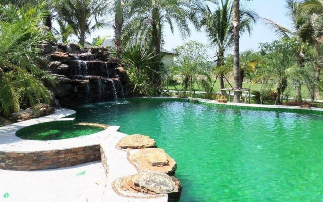 Jurassic Mountain Resort & Fishing Park