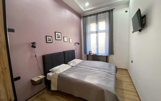 K43 Rooms and Apartments