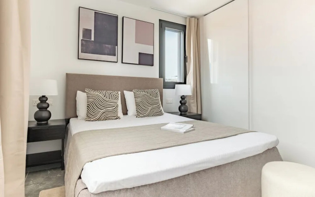 Sanders Evolution 2 Sweet 2 Bedroom Apartment With Balcony