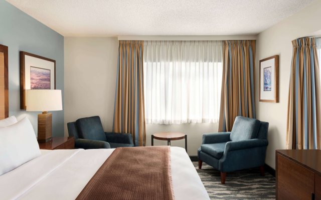 Travelodge by Wyndham Calgary South