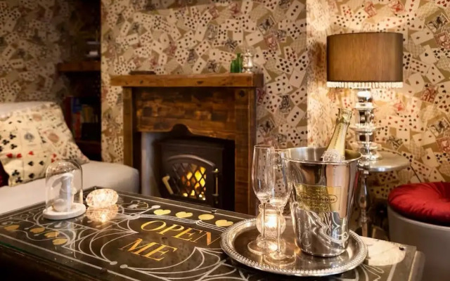 Looking Glass Cottage